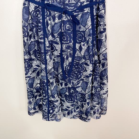 Roz & Ali Floral Lace Fit and Flare Dress Tie Waist Size 6 Navy Blue Sleeveless - Picture 4 of 10